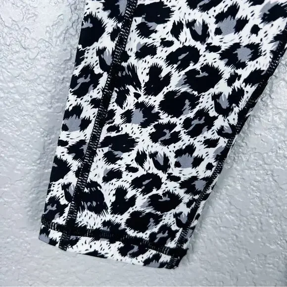 ZYIA Snow Leopard Pocket Brilliant Hi-Rise 7/8 Leggings 8-10 - Black White Gray - Picture 4 of 9
